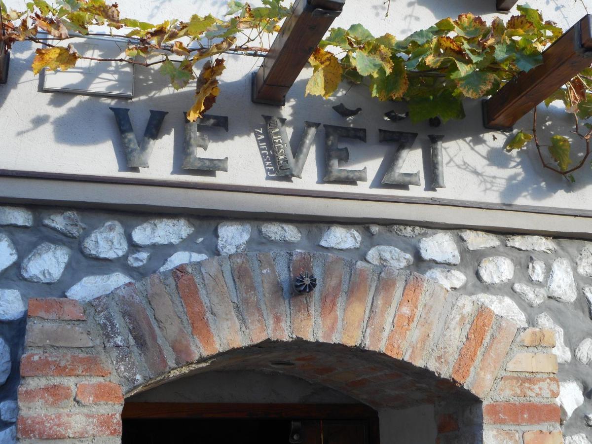 V Zajecskej Vezi Lägenhet Zaječí Exteriör bild