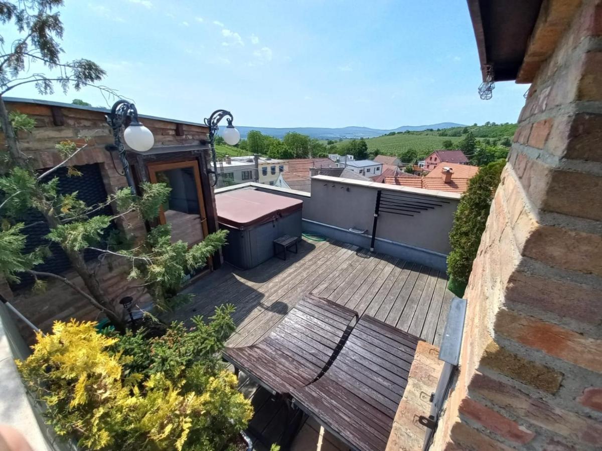 V Zajecskej Vezi Lägenhet Zaječí Exteriör bild